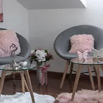 Mango & Tango Apartment *
